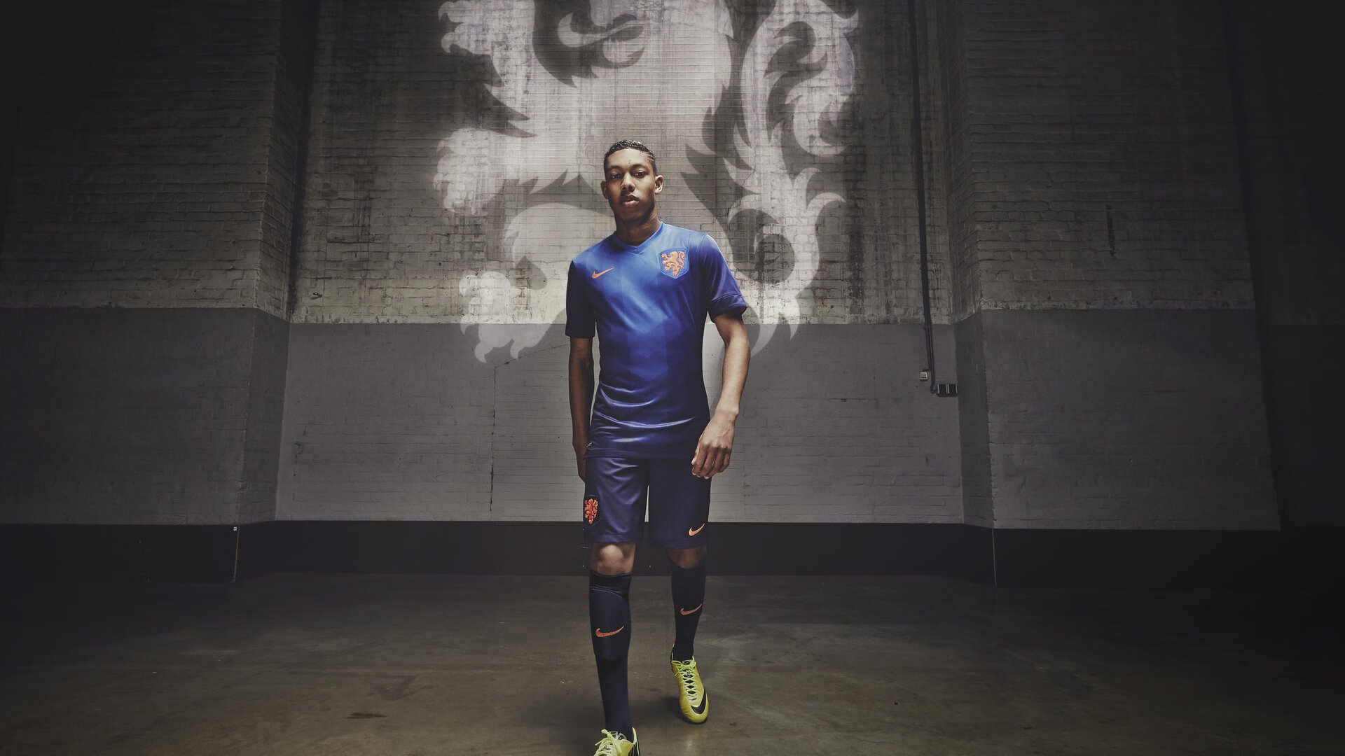 欧冠半决赛之夜，詹姆斯如何以领袖之姿带动全队节奏