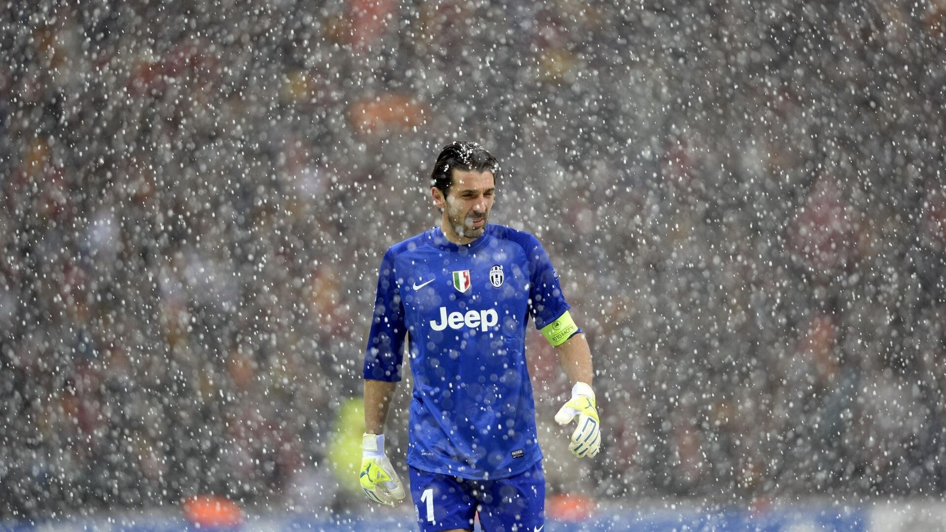 赛道上的绝杀时刻，诺里斯高光表现助迈凯伦力压红牛二队